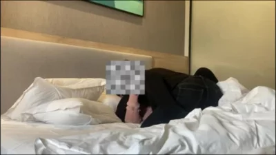 郑州短发女老师偷情一边脱衣服一边做在 房间各个角落都是淫叫